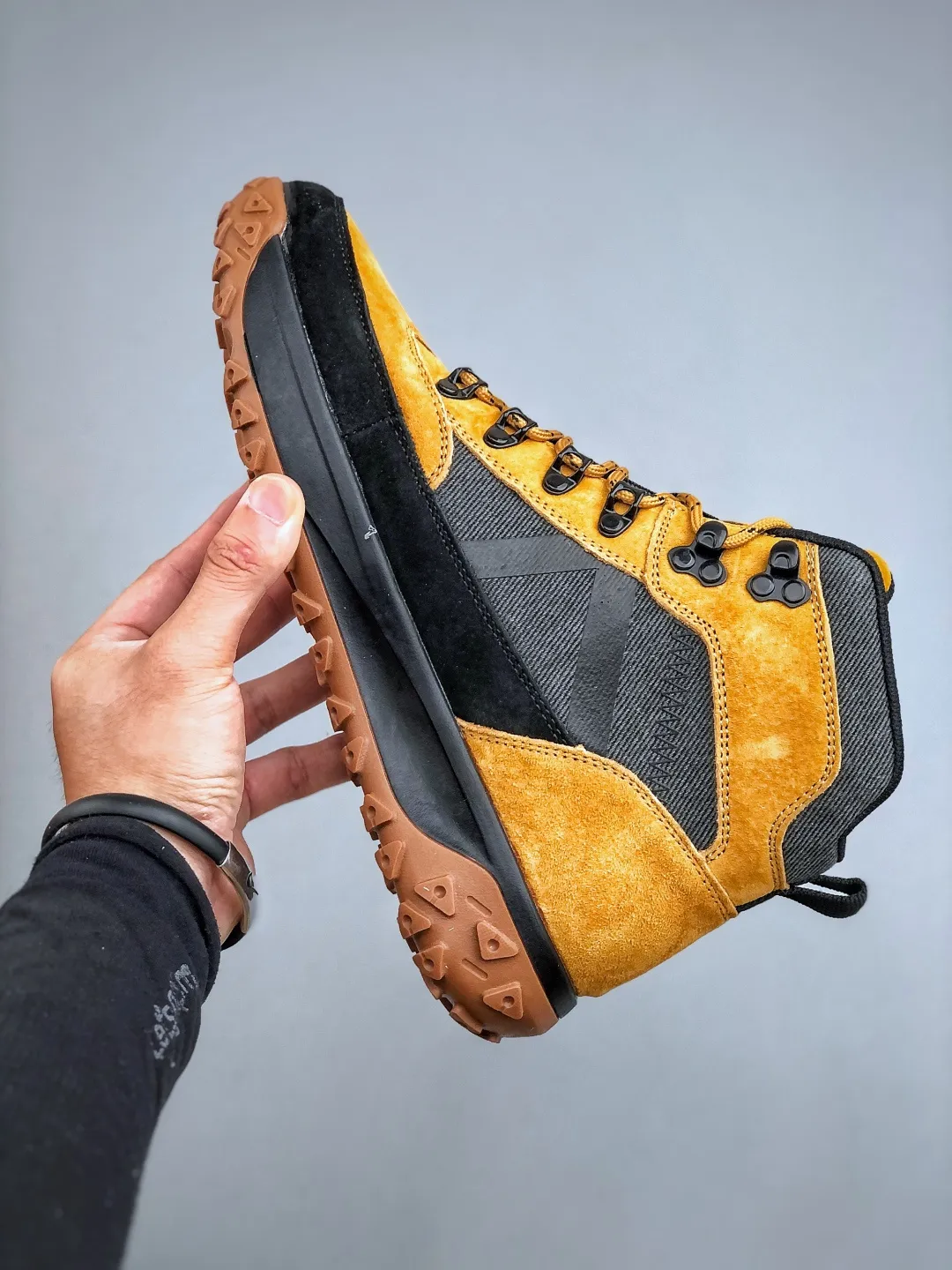 Local self-pickup💰480 supports store delivery. New goods🚀Timberland Timberland/Timberland outdoor high-top casual Martin boots series. Guangdong factory quality. Original box and original packaging. The fabric is made of Italian 🇮🇹 top-grade frosted fine-grained cowhide. It is paired with anti-odor and anti-corrosion genuine leather latex insoles to give you a perfect wearing experience. High-quality and durable. A must-have for sportsmen. Specially designed to treat those who are not handsome. High-quality and first-class foot feel. Size: 39-44